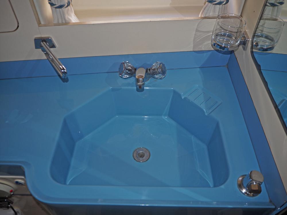 Cabin en avant, H&eacute;bergements